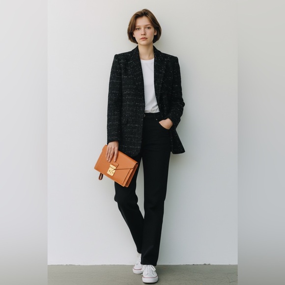 LOUIS VUITTON Dragonne Epi Leather Brown Clutch - Picture 2 of 14